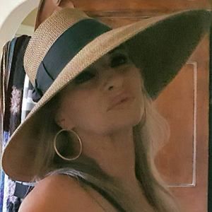 Meet your Posher, Linda